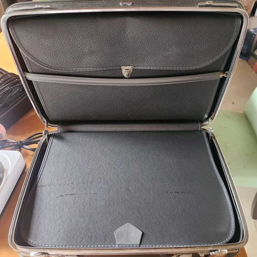 VTG American Tourister Dark‎ Gray Briefcase Attache Hard Shell Luggage No Key